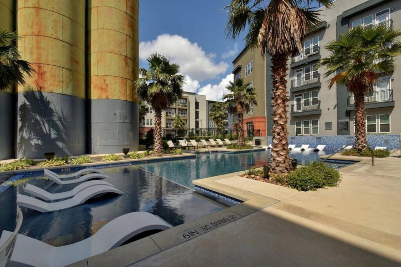 Vibrant Downtown Studio Wifi Pool Gym Сан-Антонио Экстерьер фото